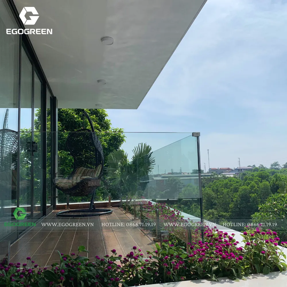 Một góc ban công mơ ước của bao người. Chỉ cần nghĩ tan làm được về nằm nghỉ ngơi ở đây cũng thật thật chill!